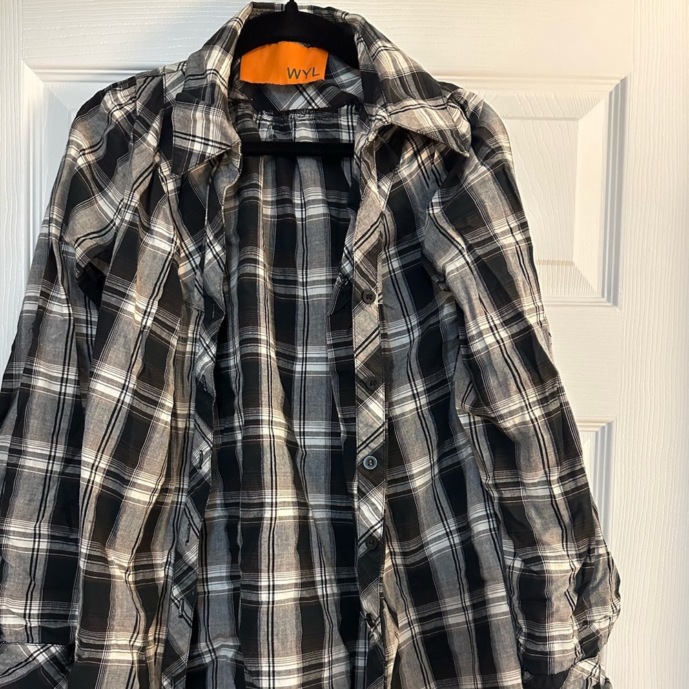 WYL women dark flannel button up size small
